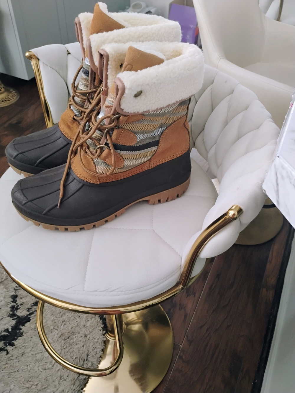 Insulated Tan and Black Lace-Up Winter Boots with Sherpa Collar